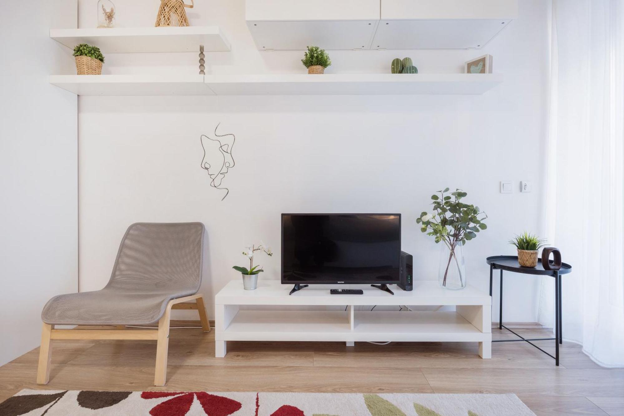 The Chic Crib With Balcony Appartement Boedapest Buitenkant foto